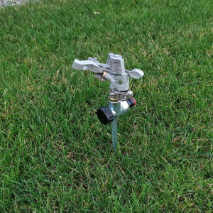 METALOWY PULSACYJNY ZRASZACZ WBIJANY KOLEC OGRODOWY PODLEWANIE TRAWNIKA